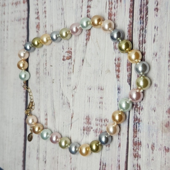 KJL‎ Simulated Pearl Necklace Metallic Pastel 'First Lady' - Picture 2 of 4